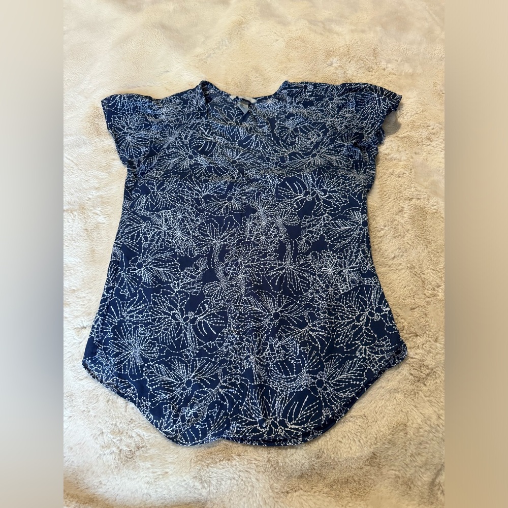 H&M Flutter Sleeve Blouse. Size 4 - image 5